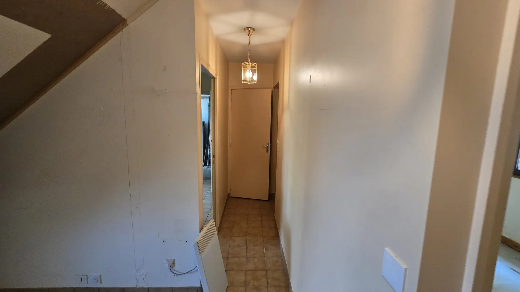 Int&eacute;rieur &mdash; r&eacute;alisation 19