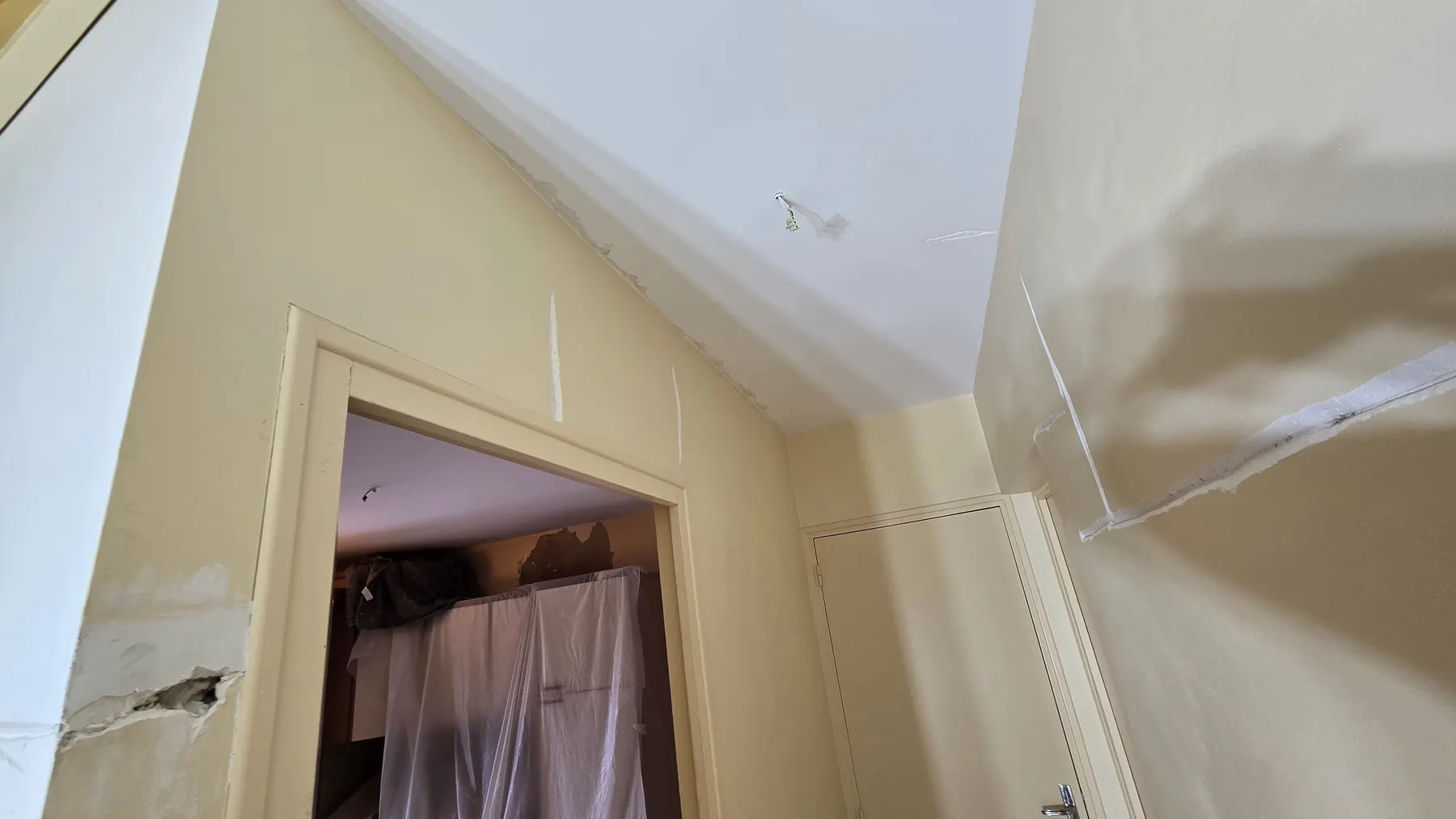 Int&eacute;rieur &mdash; r&eacute;alisation 24